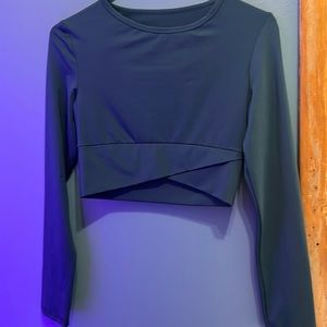 Medium cropped athletic long sleeve